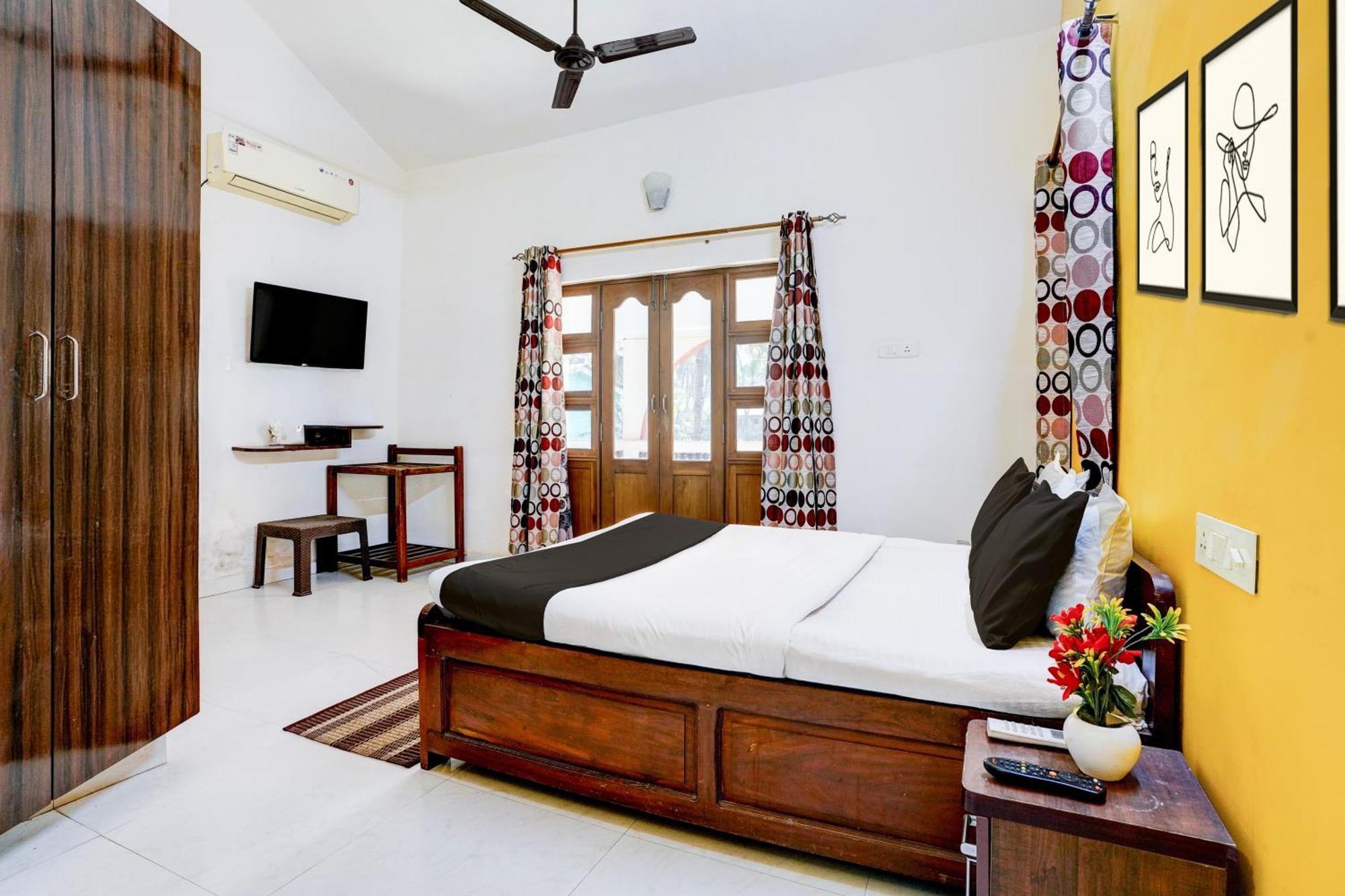 Oyo Flagship Triple Beach Guest House Бенаулім Екстер'єр фото