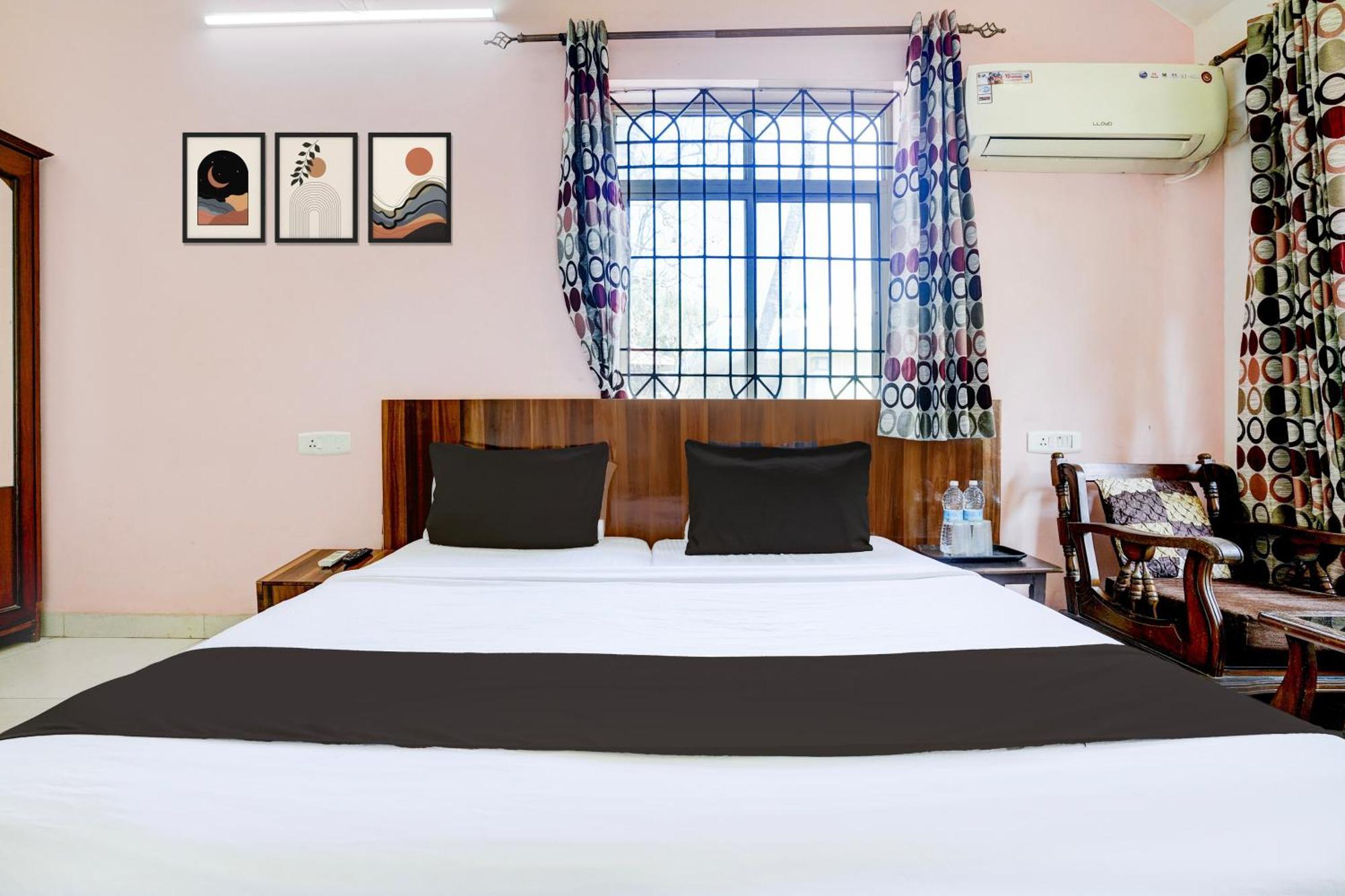 Oyo Flagship Triple Beach Guest House Бенаулім Екстер'єр фото