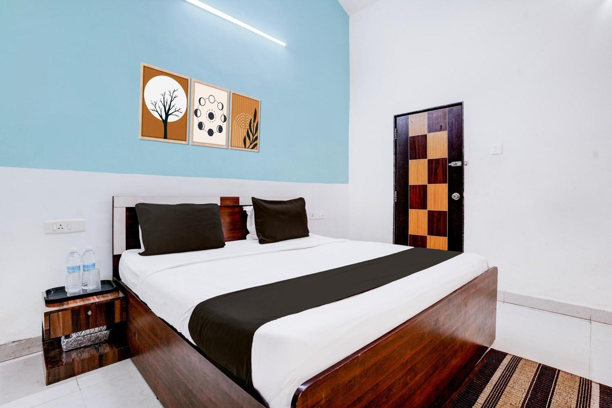 Oyo Flagship Triple Beach Guest House Бенаулім Екстер'єр фото