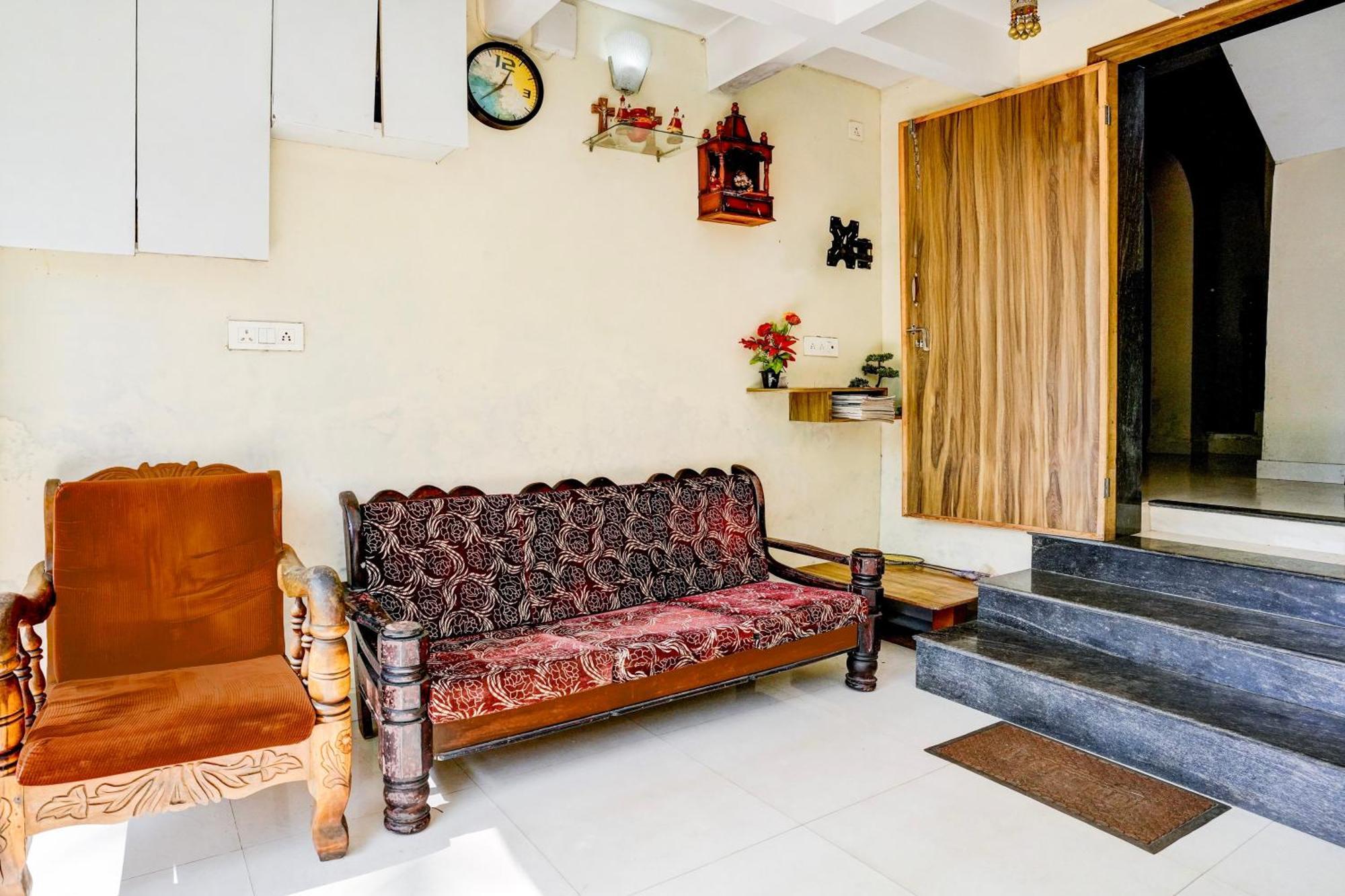 Oyo Flagship Triple Beach Guest House Бенаулім Екстер'єр фото